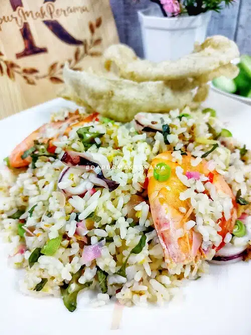 Nasi Goreng Kerabu ala Kedai Tom Yam