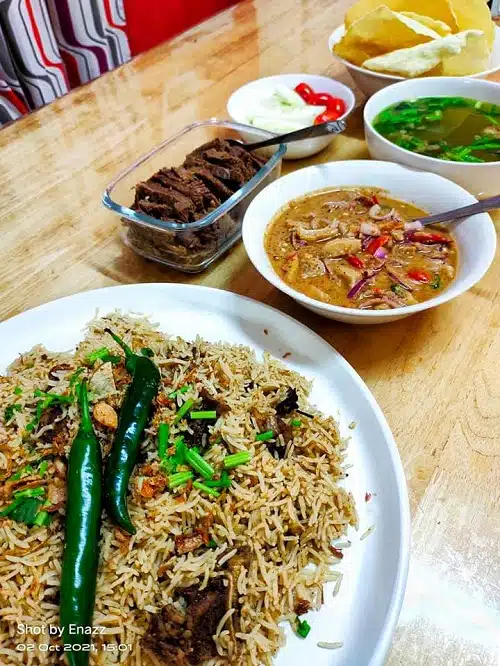 Nasi Daging Utara Dengan Sambal Asam Kerisik