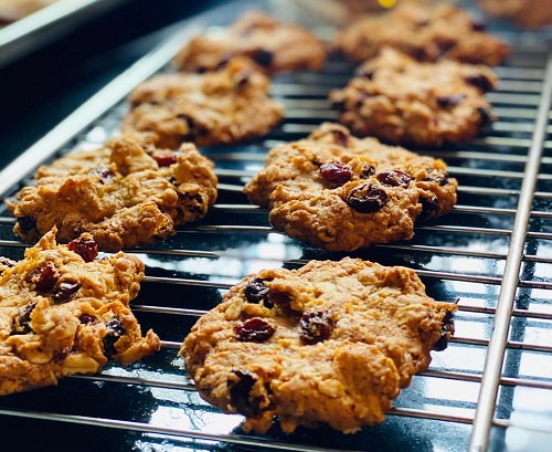 resepi-simple-oatmeal-and-raisin-cookies