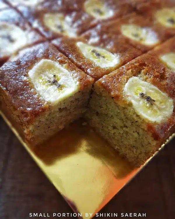 Kek Pisang Moist Guna Bahan Lebih Ekonomi