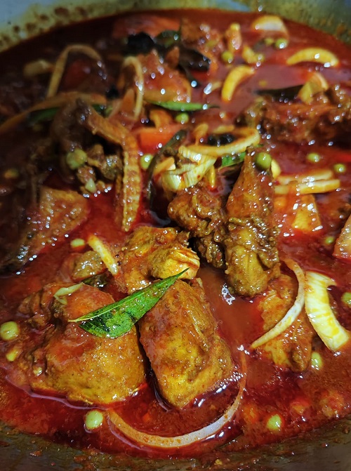 Nasi Minyak Terengganu Dengan Lauk Pauk Macam Kenduri