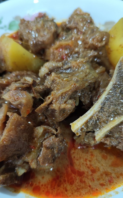 Nasi Minyak Terengganu Dengan Lauk Pauk Macam Kenduri