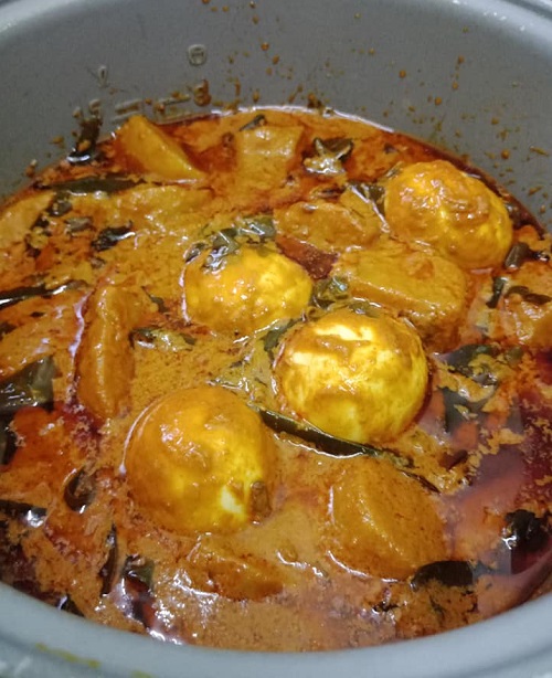 Resepi Kari Telur dan Kentang Kuah Pekat Sedap
