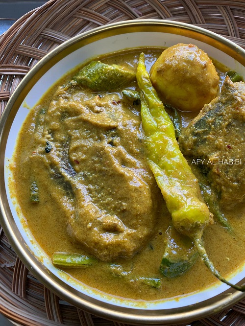Gulai Nasi Berlauk Ikan Ayo Dengan Sambal Jantan